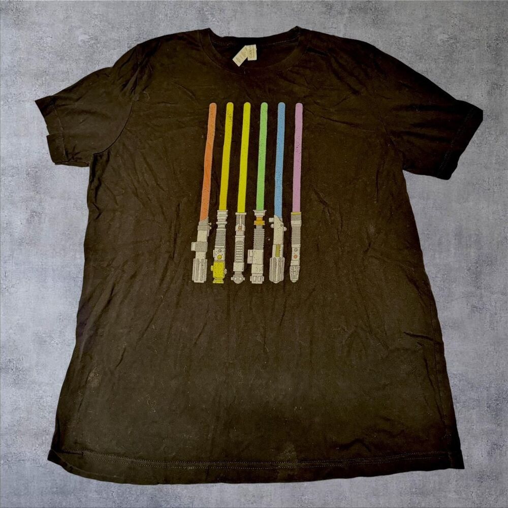 Unisex Starwars Graphic Tee lightsabers Size L fandom pop culture